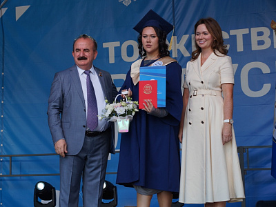 Изображение новости Вручение дипломов лучшим выпускникам опорного вуза Ростовской области – Донского государственного технического университета №71