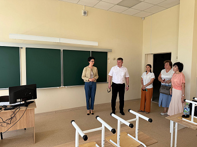 Анна Касьяненко осмотрела новую школу в городе Азове