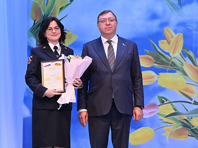 Изображение новости Александр Ищенко поздравил жительниц донского края с Международным женским днем №27