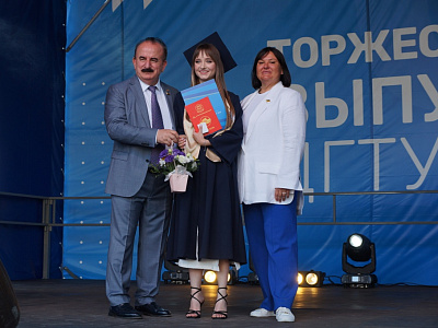 Изображение новости Вручение дипломов лучшим выпускникам опорного вуза Ростовской области – Донского государственного технического университета №93