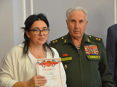 Изображение новости Волонтерскую деятельность по помощи участникам СВО обсудили в донском парламенте №19