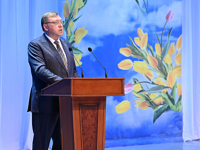 Изображение новости Александр Ищенко поздравил жительниц донского края с Международным женским днем №22