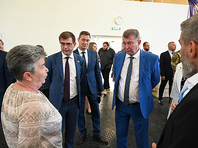 Изображение новости Ирина ЖУКОВА приняла участие в открытии спортивного зала бокса и тяжелой атлетики №56