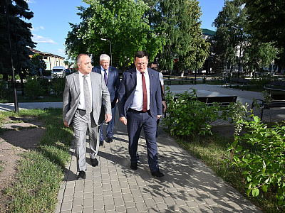 Вячеслав Василенко осмотрел объекты, реализованные в Кашарском районе по Народной программе