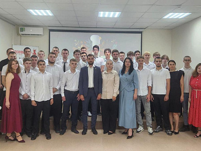 Николай Ромашенко встретился с активной молодежью Волгодонска