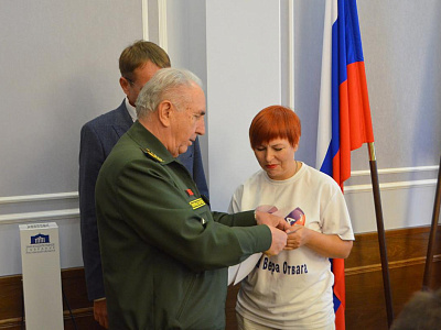 Изображение новости Волонтерскую деятельность по помощи участникам СВО обсудили в донском парламенте №15