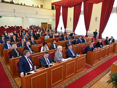 Депутаты донского парламента оказывают помощь образовательным организациям 