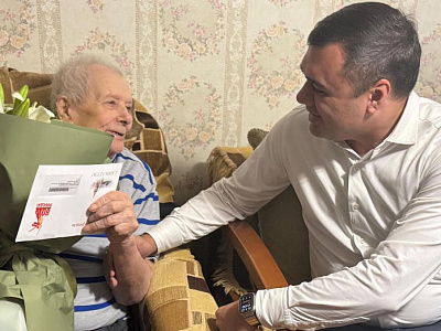 Раджив Мирзалиев поздравил ветерана Великой Отечественной войны со 100-летним юбилеем