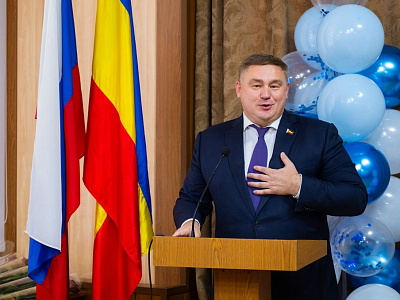 Игорь Бураков поздравил сотрудников Ростовстата со Всемирным днем статистики  