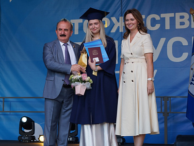 Изображение новости Вручение дипломов лучшим выпускникам опорного вуза Ростовской области – Донского государственного технического университета №70