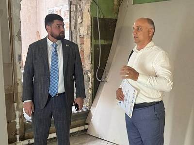 Павел Кузьмин оказал содействие в создании арт-пространства в библиотеке имени Чехова